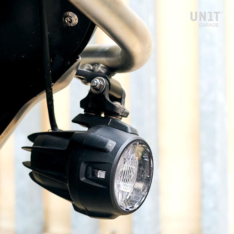 Mounting kit for auxiliary light
