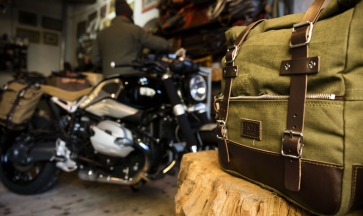 Pair of side panniers