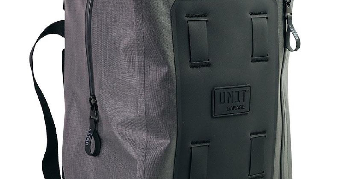 Waterproof tank bag for motorcycles