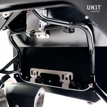 Pair of aluminium Panniers Atlas 40L+34L + Subframes for aluminum side panniers Atlas BMW R1300GS