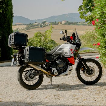 Pair of Atlas aluminium bags 48L+41L + Subframes for Atlas aluminum side panniers Yamaha Ténéré 700