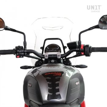 Windshield with GPS support for Triumph Trident 660