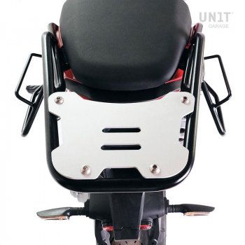 Rear luggage rack with passenger grip Moto Guzzi V100 Mandello
