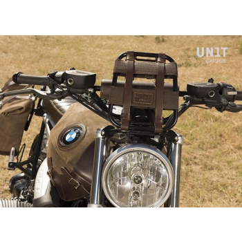Front luggage carrier