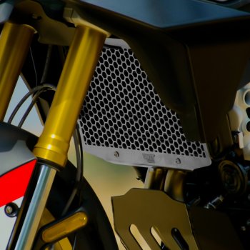 NineT radiator protection